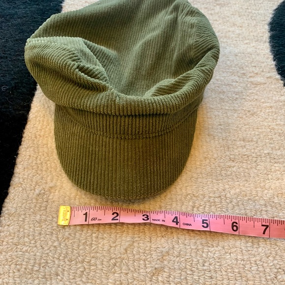 NWOT Wyeth Fiddler Cap. OS. Green Corduroy. - Picture 4 of 8
